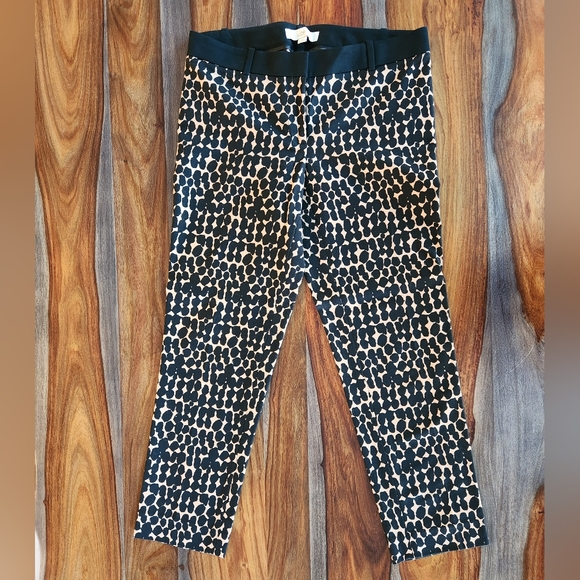 Loft size 6, Cropped Pants, Like New, 97% Cotton, 3% Spandex, Black Spots - Picture 1 of 8